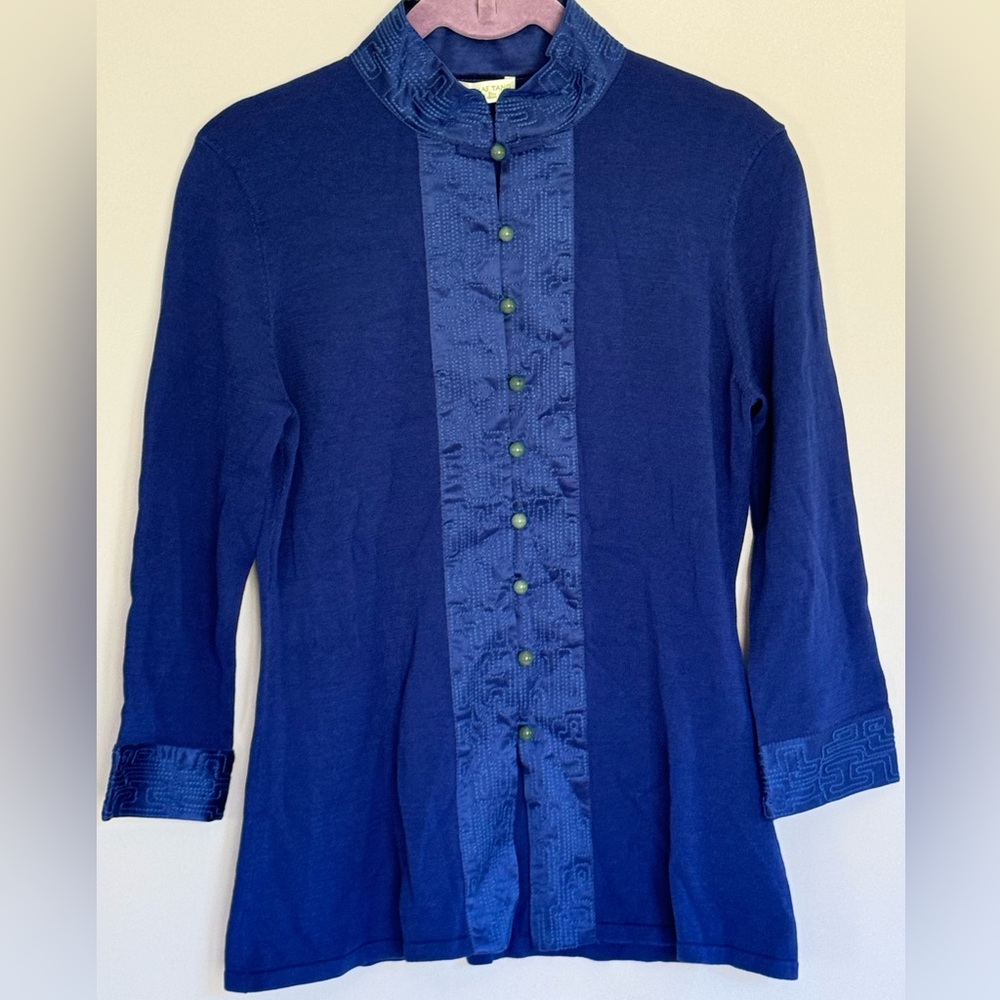 Shanghai Tang Luxury Rare Mulberry Silk Mandarin Collar Sweater Stone Buttons
